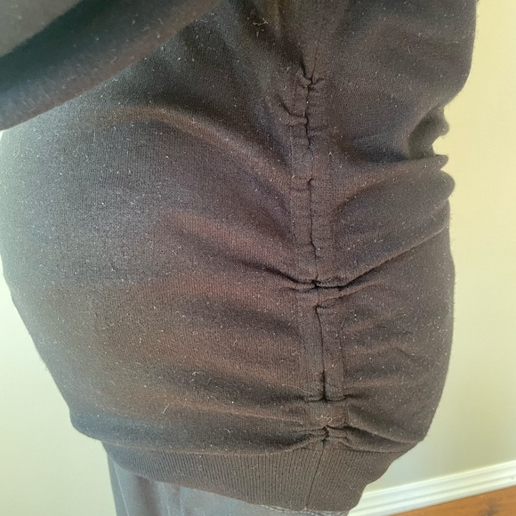 Black sweater by Pea in the Pod, size LGG - Picture 3 of 5